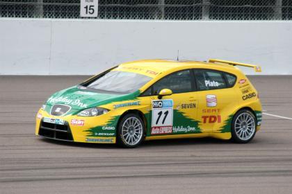 Dos victorias no sirven para que Jason Plato se acerque Giovanardi