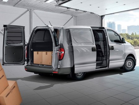 Hyundai Starex 3