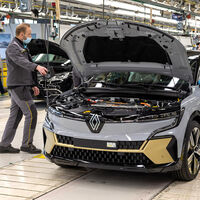 Ni Tesla ni chinos. Francia solo dará ayudas a los coches eléctricos fabricados en Europa