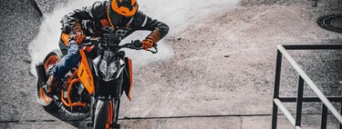 Saluda a la nueva KTM 390 Duke. Una gamberra para el A2 con aires de streetfighter que se renueva de arriba abajo