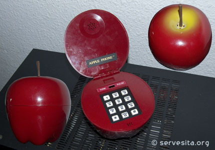 Ahora sí. Con vosotros... ¡el Apple Phone!