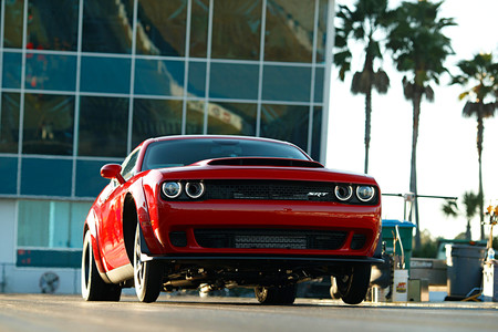 ¿Prohibe la NHRA competir al nuevo Dodge Challenger Demon? No exactamente