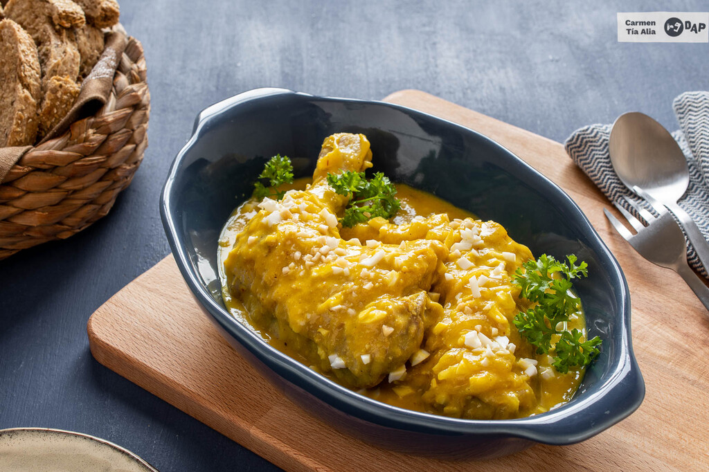 Gallina en pepitoria, receta de un clásico que reivindicar (porque está para chuparse los dedos)