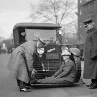 Los coches de los años 30 tenían una solución surrealista para los atropellos: atrapar al peatón antes de que golpeara el coche