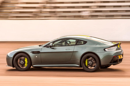 Aston Martin Vantage Amr 2017 1