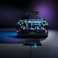 Enchufar un auto eléctrico pronto será cosa del pasado: lo nuevo de Porsche ya se carga de manera inalámbrica