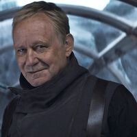 "No quería joderlo". Stellan Skarsgård confiesa que necesitó usar pinganillo para rodar uno de los mejores momentos de la saga 'Star Wars' 