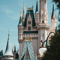 El secreto de esta atracción de Disneyland parecen hologramas, pero la clave está en una tecnología con 400 años de historia