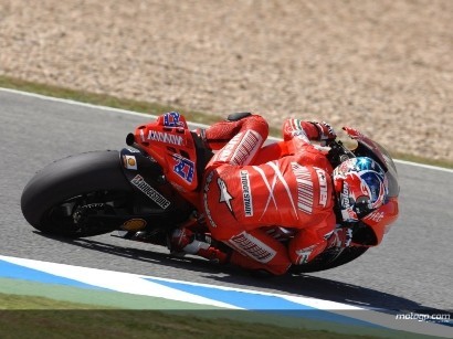 Casey Stoner continúa con su dominio