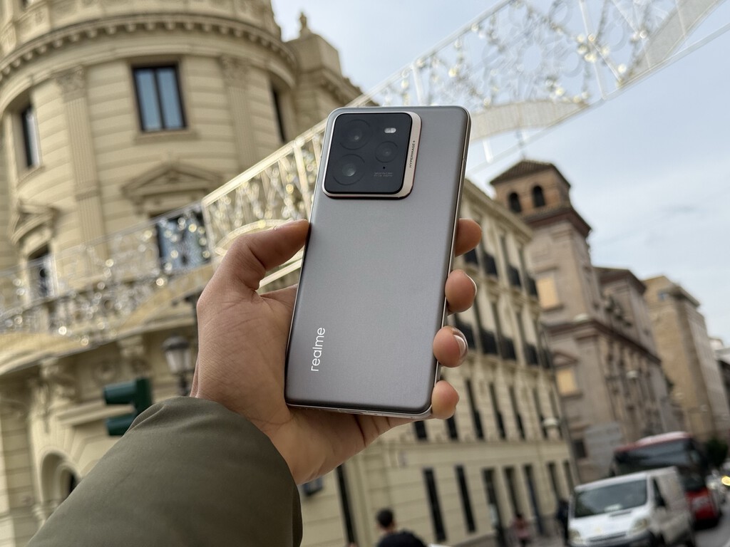 El Realme GT 7 Pro con tres días de batería por 690 euros, el iPhone 17 rebajadísimo y más chollos en las ofertas de primavera de Amazon
