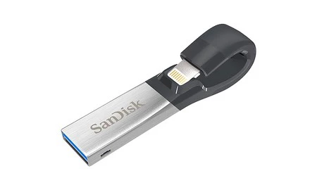 Si tu iPhone o iPad tiene poco espacio de almacenamiento, los 32 GB del SanDisk iXpand te pueden solucionar el probnlema por 35,90 euros en Amazon 