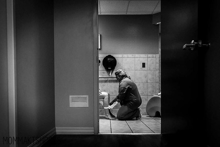 La fotografía que se ha hecho viral al capturar un momento del postparto del que no se habla