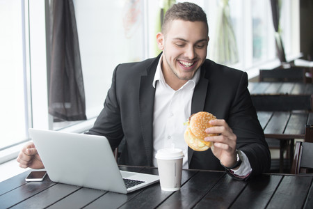 ¿Cansado de ser 'Go(r)dínez'? ¡6 razones para ir al gym!
