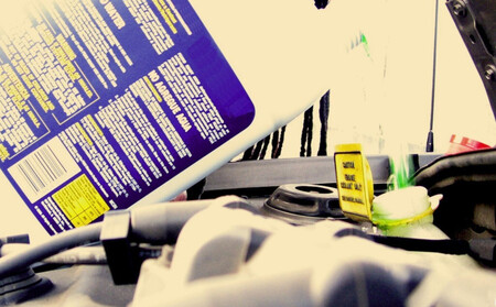Liquido refrigerante o anticongelante del coche