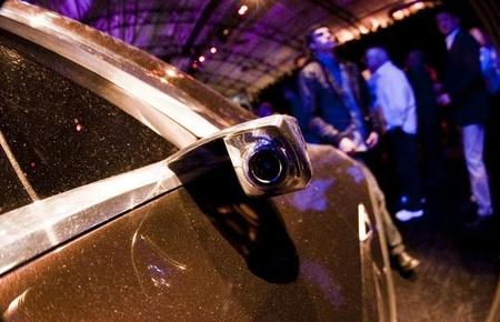 Tesla también quiere acabar con los espejos retrovisores