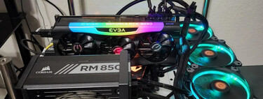 Montó un PC Gaming sin carcasa porque se ve "increíble" y decidió ignorar todas las señales de peligro 