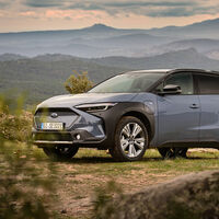 Hay un motivo por el que los coches eléctricos son peligrosos en caso de accidente. Subaru quiere solucionarlo con maleteros plegables