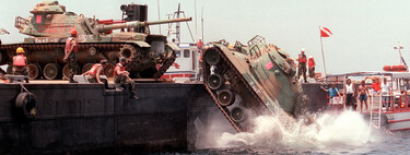 EEUU tenía que achatarrar su mejor tanque de los años 60. Su ecológica solución fue tirar 100 al mar: no es ironía