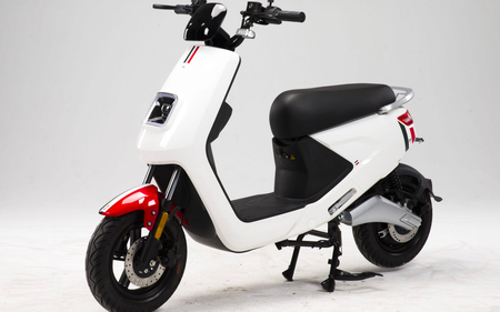 El scooter eléctrico del Carrefour llega con 120 km de autonomía y un precio de bicicleta eléctrica, 1.600 euros