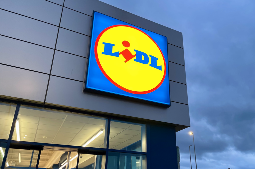 Se agotará rápido: este estor térmico de Lidl es la solución perfecta para aislar tu casa del calor este verano 