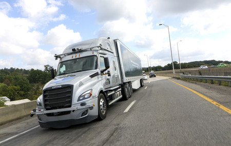 Los camiones autónomos de Daimler ya son una realidad: se están probando en las carreteras de Virginia