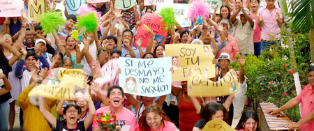 Todo Mundo Tomaba A Loco Mexico Magico Como Una Comedia Mas En El Cine Pero Resulto Ser La Joya Que Se Rie De Todo Incluso De Su Misma Industria Png