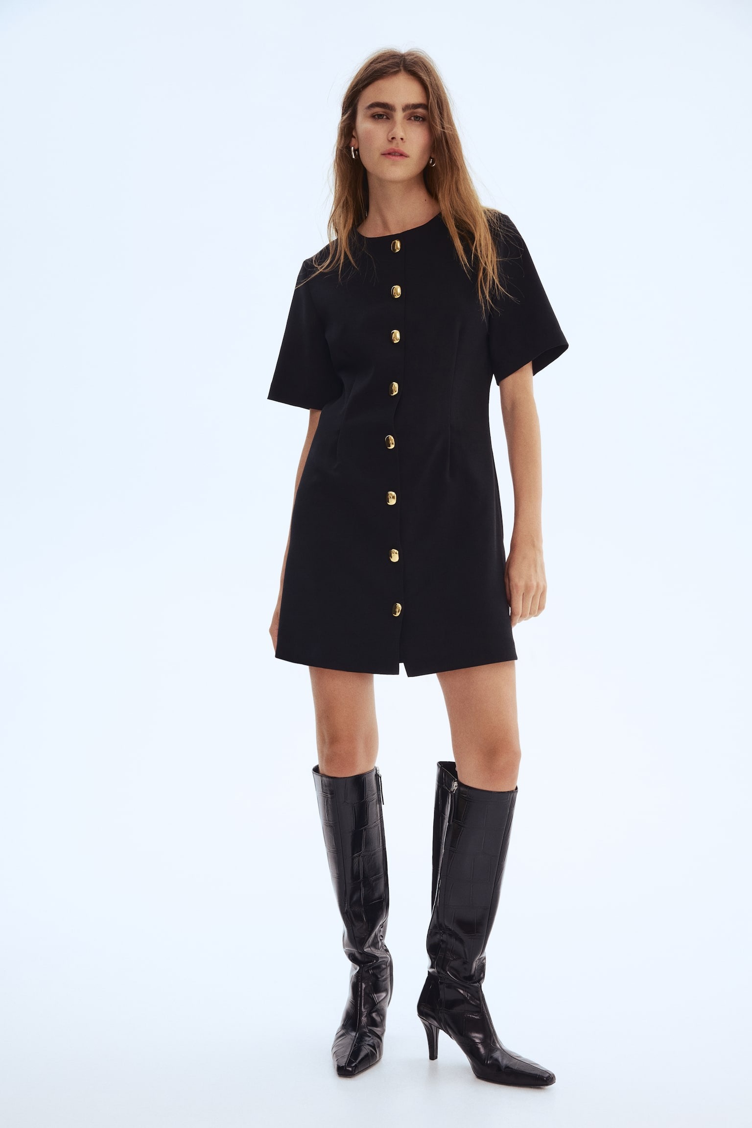 Vestido con botonadura frontal