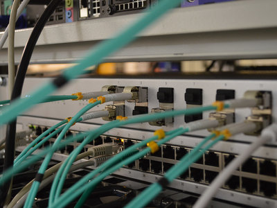 Cómo un error en la configuración de red de una pequeña empresa en EEUU tumbó Cloudflare, Facebook, Amazon y otros a nivel global