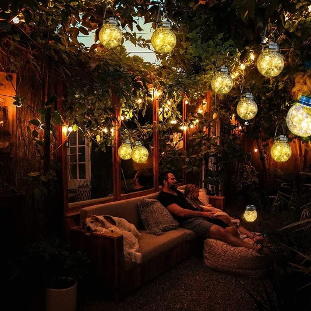 Esta es la lámpara solar más deseada del verano para disfrutar de las noches en el jardín, patio o terraza