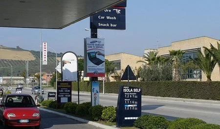 Los carburantes aquí, un 7% más caros que en Europa