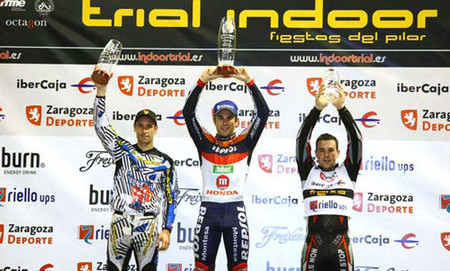 Cómodo triunfo de Toni Bou en el Trial Indoor de Zaragoza