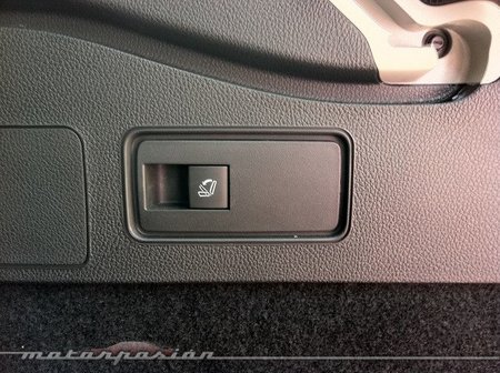 Opel Astra Sport Tourer detalle maletero-04