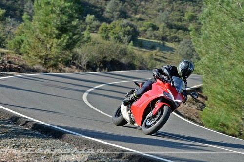 Así se mueve la Ducati Supersport, la reencarnación del espíritu sport-turismo divertido y accesible