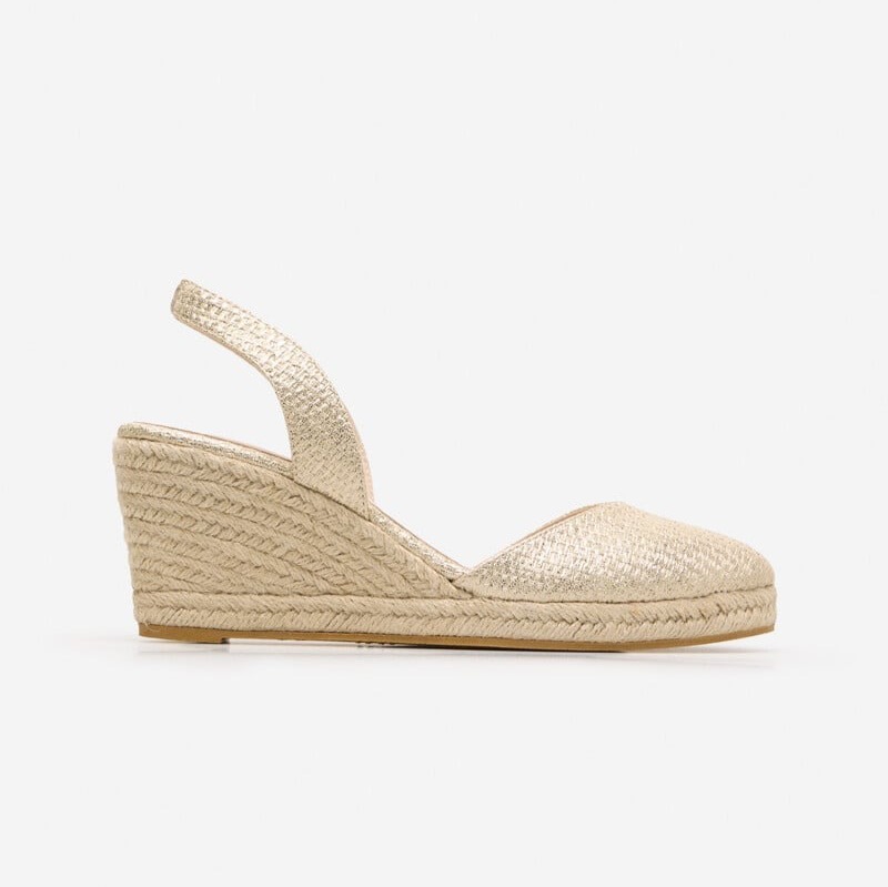 Alpargatas de yute dorado
