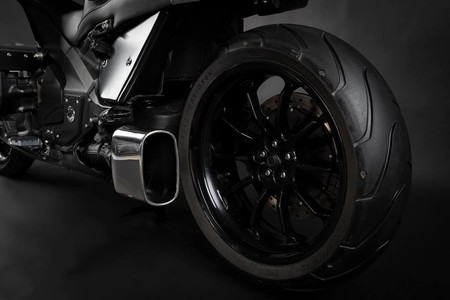 Honda Valkyrie H Garage 9