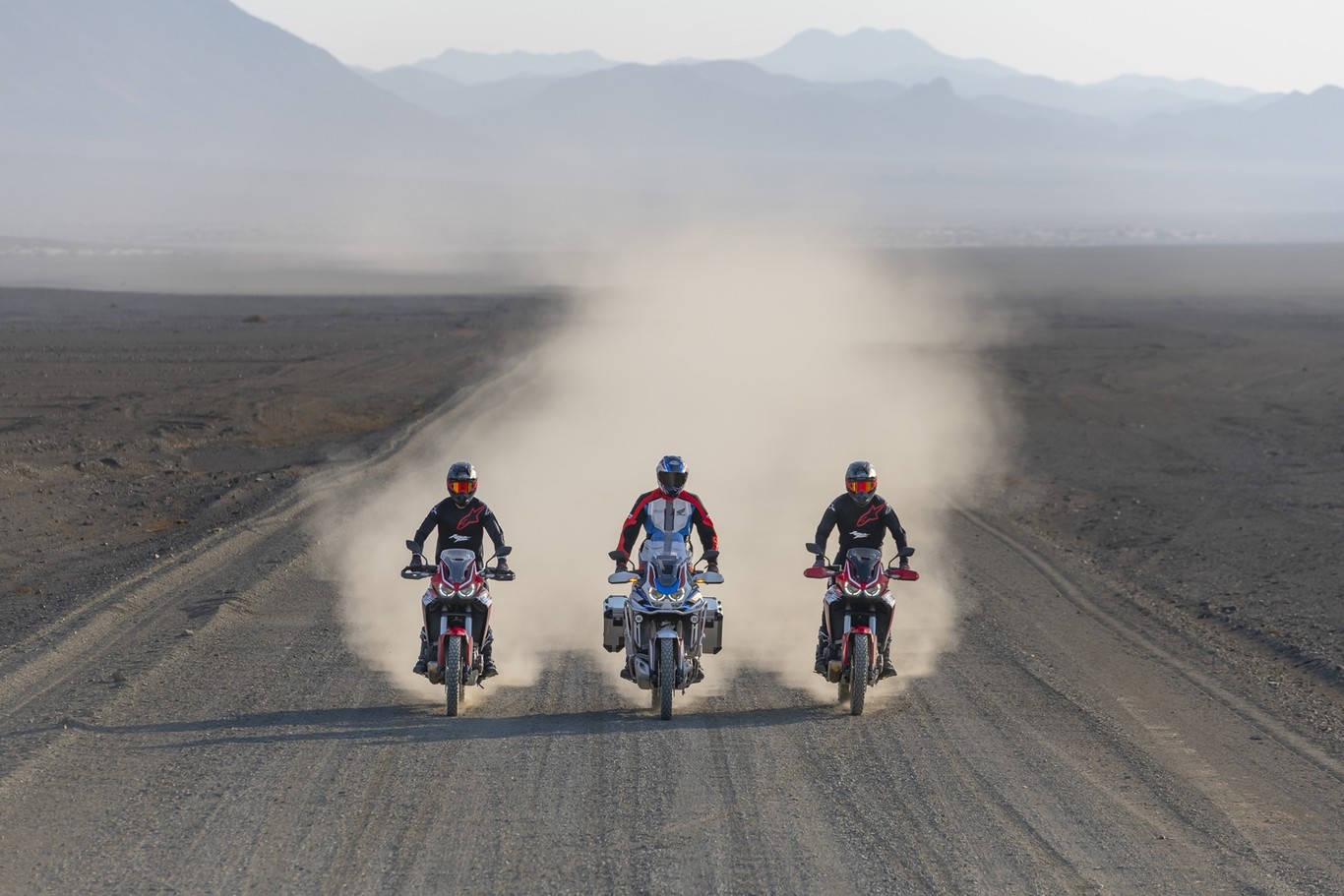 Estos cuatro vídeos nos enseñan el cambio de planteamiento de las Honda CRF1100L Africa Twin y Adventure Sports