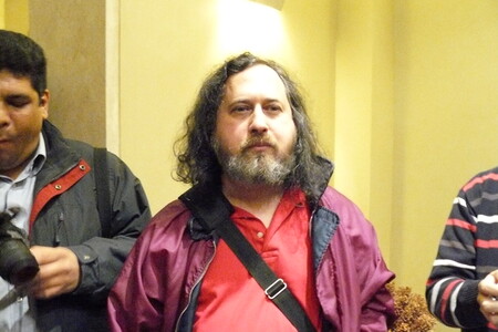 Richard Stallman anuncia su retorno a la directiva de la FSF tras sus polémicas declaraciones de 2019 sobre el Caso Epstein