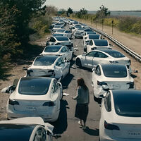 Tesla también arrasa en la ficción: dos de cada tres películas que sacan un coche eléctrico eligen los de Elon Musk