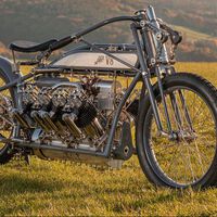 Una moto con motor de avión. La última locura de este artesano tiene 4.400 cc y está subida a YouTube