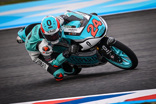 Tatsuki Suzuki arrasa bajo la lluvia y David Almansa pierde un podio épico por un strike en la última vuelta