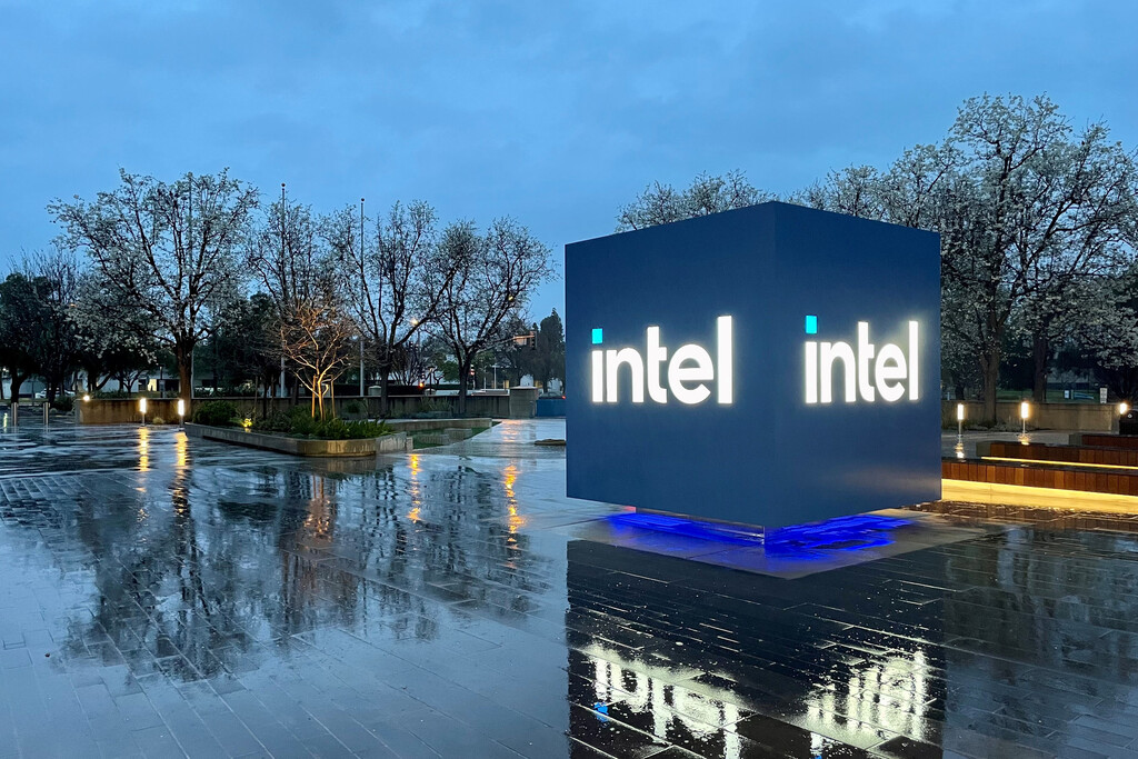Intel Faces One of the Hardest Hits in Its History—A Direct Blow to Its Chip Factories 