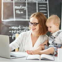 Nuevo complemento de maternidad de las pensiones de 378 euros fijos por cada hijo: qué es y quién puede cobrarlo