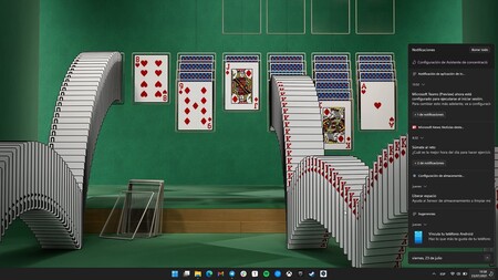 La barra de tareas en Windows 11 recibe múltiples mejoras en diseño y un nuevo "sistema de atención"