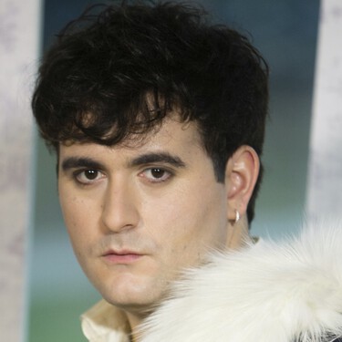 Estudió en Londres y trabajó para Vogue París, pero elige vivir en Córdoba: el diseñador que sigue reinventando la moda desde sus raíces