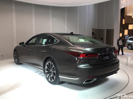 Lexus LS 2017