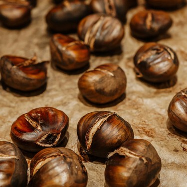 Asamos castañas en casa al estilo tradicional usando esta sartén castañera como la que usaban las abuelas