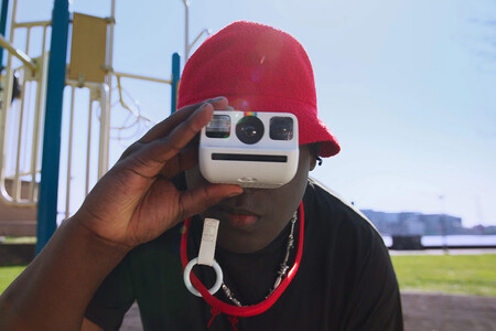 Polaroid Go, presentada "la cámara instantánea analógica más pequeña del mundo"