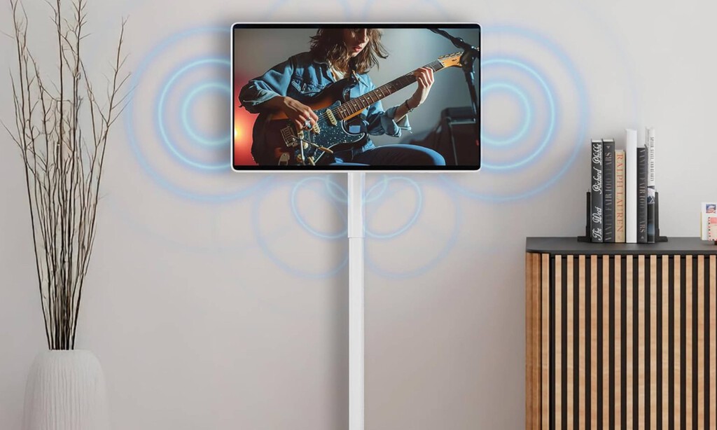 Esta tele con ruedas podrás llevártela de la cocina al dormitorio (o incluso la terraza) cómodamente: es táctil y con Android TV