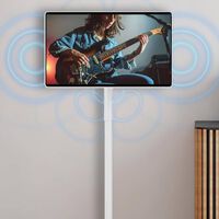 Esta tele con ruedas podrás llevártela de la cocina al dormitorio (o incluso la terraza) cómodamente: es táctil y con Android TV