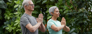 Ni pilates ni caminata: esta es la sencilla postura de yoga, ideal para mayores de 50, con la que fortalecer la cadera, tobillos y rodillas 